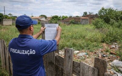 Imagem da notícia Cassilândia notifica donos de terrenos sujos e dá 15 dias para limpeza